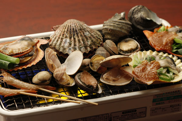海の幸が存分に味わえる活貝、活海老料理